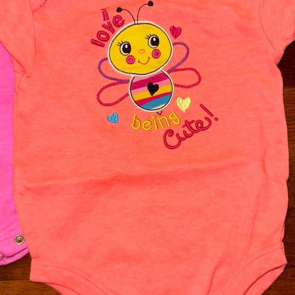 Set of two short sleeve onesies 12 months - Picture 2 of 4